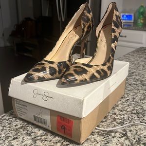 EUC Jessica Simpson Claudette pump size 9; leopard patent.